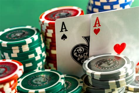 Diferencia entre o poker e o blackjack